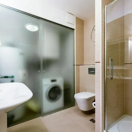 Apartment Direct Sea View 3bedroom Apt, Lapad