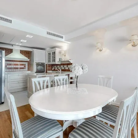 Direct Sea View 3bedroom Apt, Lapad *
